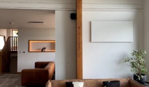 Instale los paneles Comfort White en la pared o en el techo