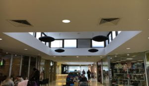 Pulsar negro en el centro comercial