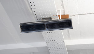 Herschel Advantage IR2 Negro en espacio de oficina