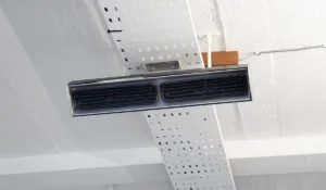 Herschel Advantage IR2 Negro en espacio de oficina