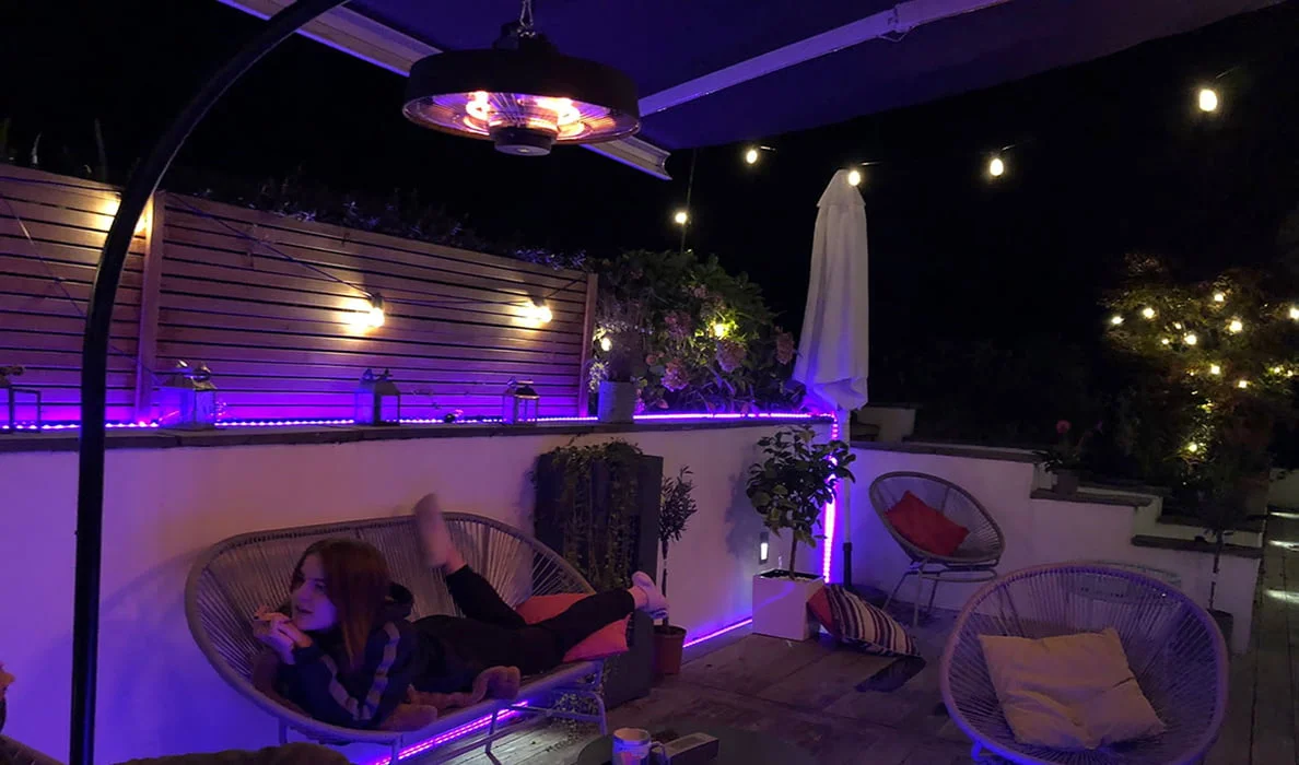 Ola hawaiana en la zona del jardín