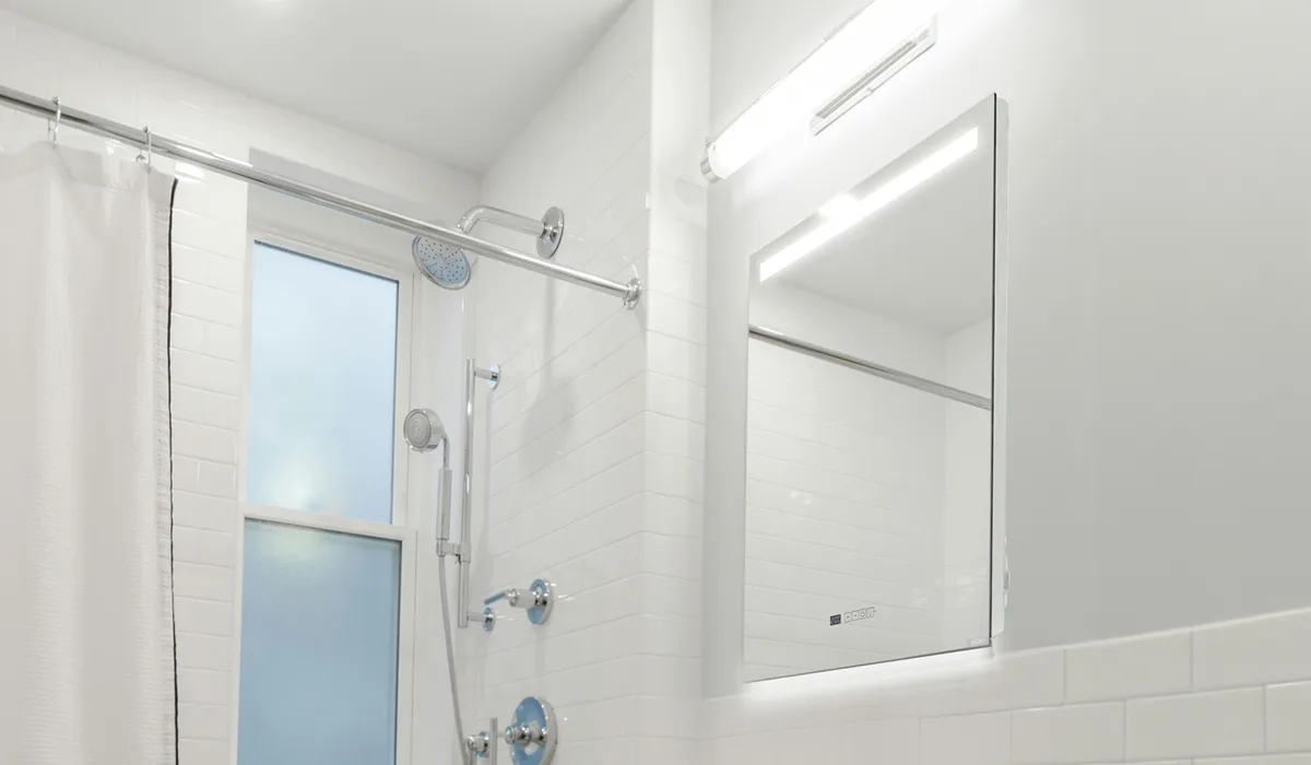 El espejo de baño calefactado con luces Select XLS